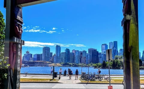 Private Luxury Sightseeing Tour of Vancouver Highlights