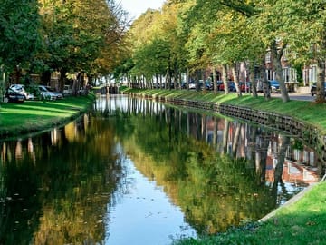 Day Trip from Amsterdam to Volendam, Edam & Zaanse Schans