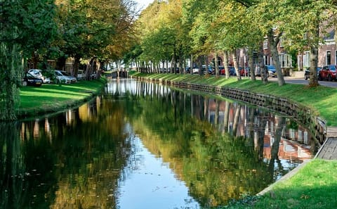 Day Trip from Amsterdam to Volendam, Edam & Zaanse Schans