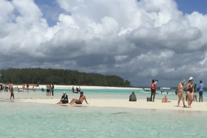 Zanzibar Mnemba Island Dolphin and Snorkeling Tour 2