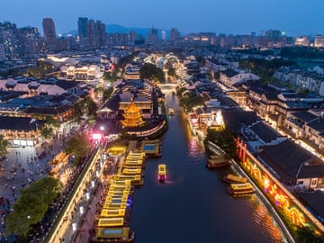 Classic Nanjing: Qinhuai River Cruise & Confucius Temple