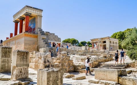 Knossos Palace and Heraklion City Tour from Heraklion