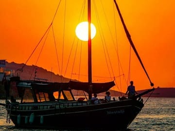Sunset Dinner Cruise in Alanya with Soft Drinks and Transfer