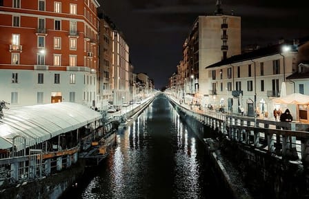 Professional Photoshoot Tour in Milan's I Navigli Canals