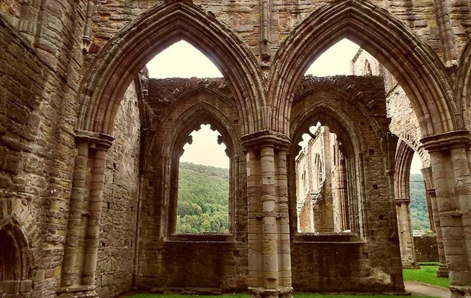Cultural Day Trip from Cardiff to Crickhowell and Tintern Abbey