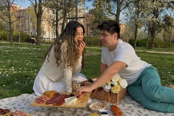 Private Chic Picnic Experience in Madrid 2