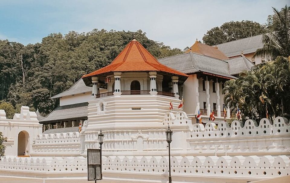 Luxury 10-Day Private Tour of Anuradhapura and Central Sri Lanka