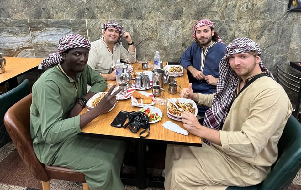 Food tour to traditional Egyptian restaurants from cairo or giza