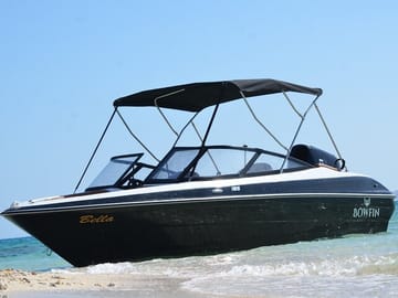 Private Speedboat Snorkeling Tour to Ozirea Island from Hurghada