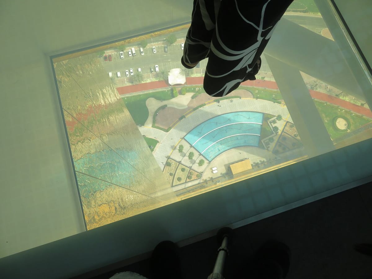 Dubai: Step into the Iconic Dubai Frame for Unrivaled City Views!