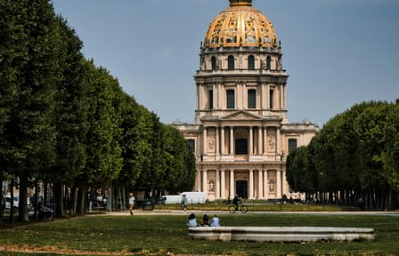 Professional Photoshoot in Jardin des Tuileries, Paris