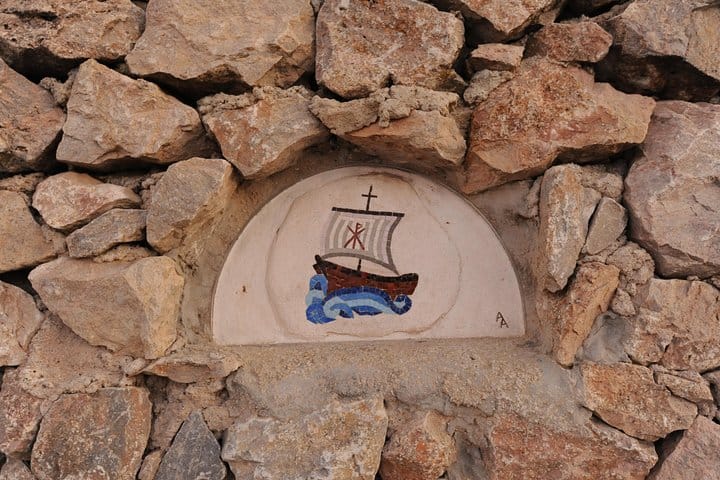 Santorini 5 Hour Private Oia Tour & Lunch/Dinner at a Local Farm