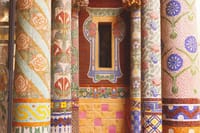 Barcelona Highlights and Secrets. Private Tour with a tapa &amp; drink included