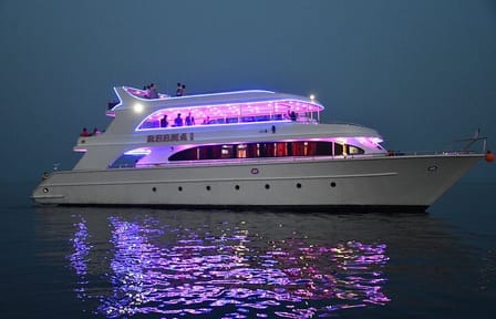 Evening Yacht Dinner & Live Music Cruise in Sharm El Sheikh