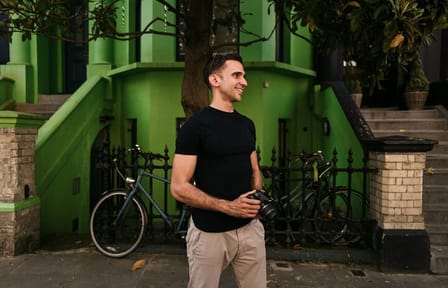 Professional Photoshoot Walking Tour in Notting Hill, London