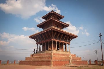 Stroll around Kathmandu Durbar square, Swayambhunath stupa and Kiritpur Town
