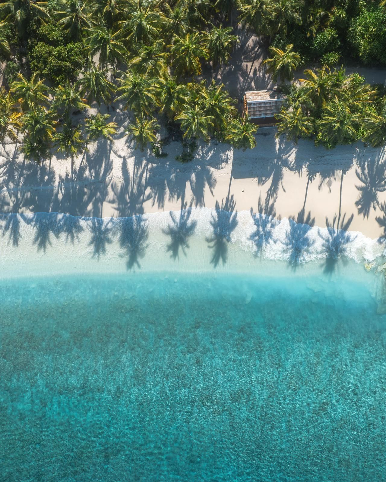 Fuvahmulah Thoondu Beach drone shot 