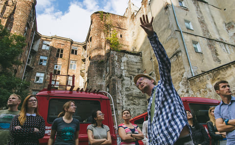 Private Retro Minibus Tour of Warsaw's Historic Highlights