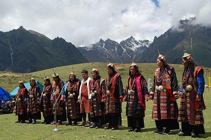 Jomolhari Laya Gasa Trekking Adventure: Scenic Himalayan Journey in Bhutan