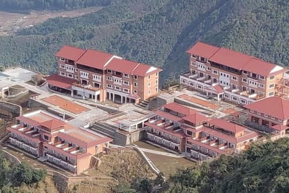 Overnight escape at Chandragiri Hills with private transfer and guide