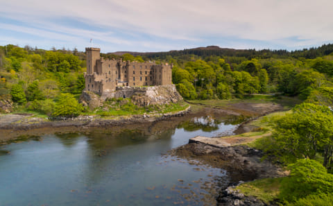 Day Trip to Fairy Pools and Dunvegan Castle from Inverness