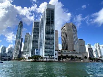 Miami Boat Tour: Millionaire Homes and Skyline Views