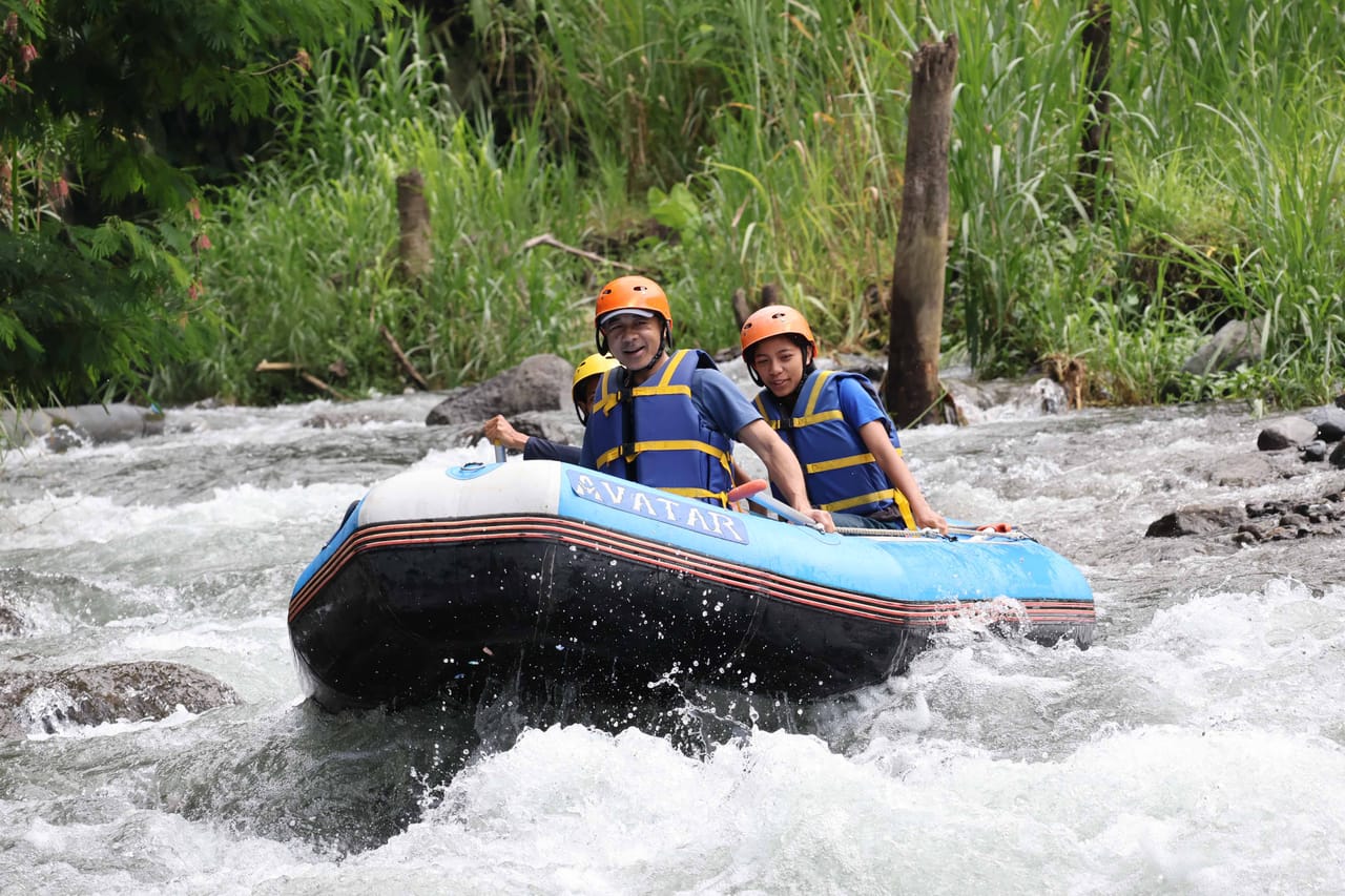 White Water Rafting Adventure at Telaga Waja River 9