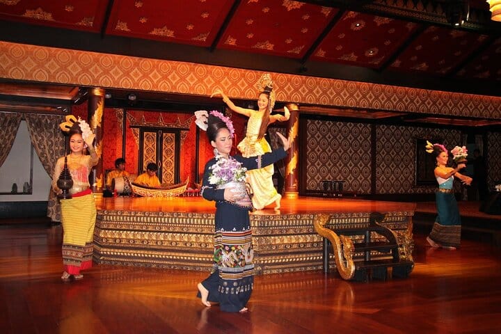 Fine Dining with Cultural Show by the Mandarin Oriental 9