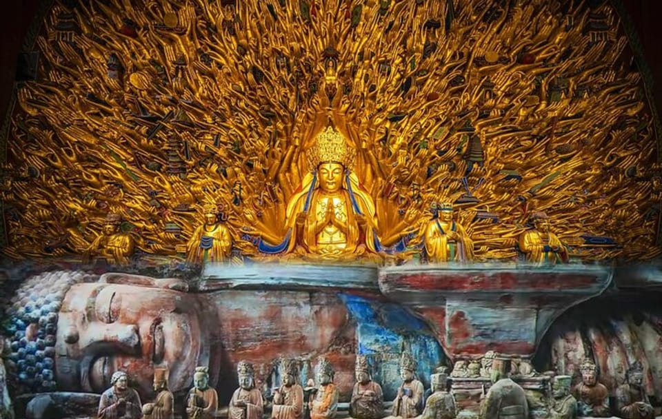 Chongqing Day Tour to Dazu Rock Carvings with Spanish Guide