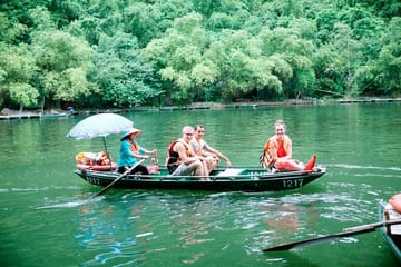 Full-Day Bike and Bus Tour of Ninh Binh's Hoa Lu and Mua Cave