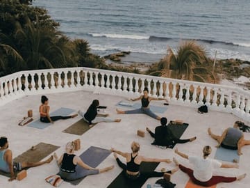 Mindful Yoga and Walking Tour in Marrakesh Medina