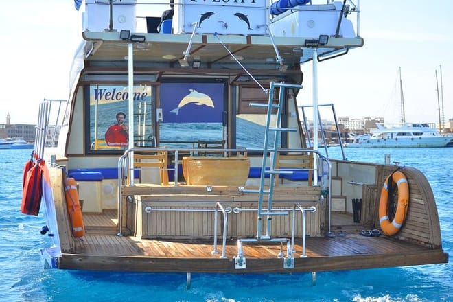 8-Hour Private Yacht Charter Exclusive &amp; Lunch Transfer -Hurghada