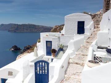 Two-Day Santorini Tour from Athens with Ferry and Hotel