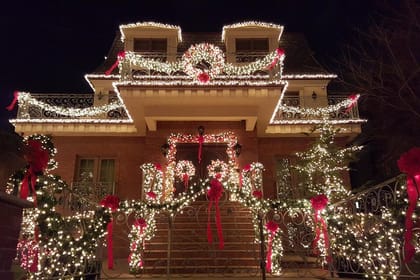 Dyker Heights Brooklyn Christmas Lights Tour