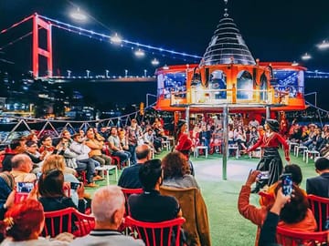 Bosphorus Dinner Cruise with Scenic Views of Istanbul