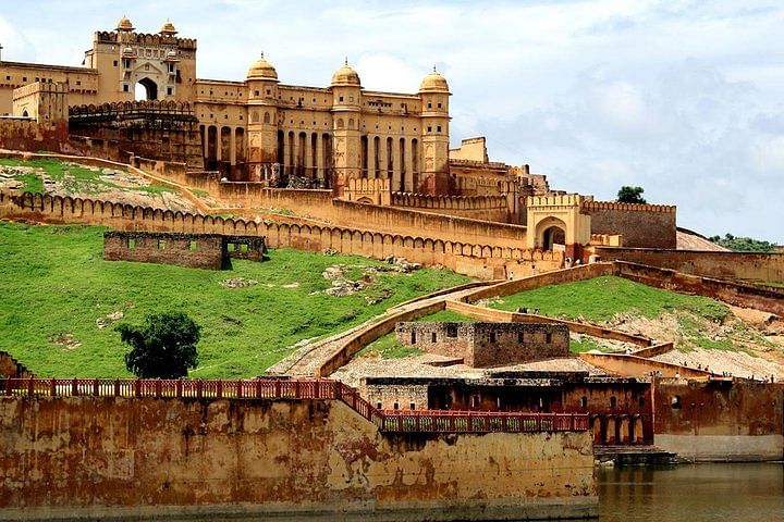 Private Jaipur Sightseeing Tour: Discover Amber Fort, Hawa Mahal & More