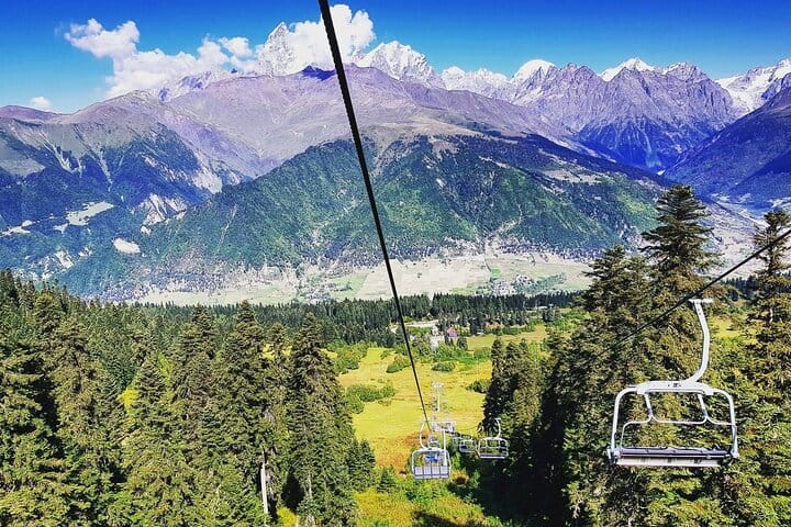 4 Full days in Georgia with private tour, free aiport