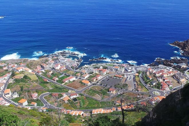 Skywalk, Porto Moniz Volcanic Pools and more...Full day Tour in Open Roof 4x4 photo 2