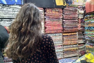 Souvenir Shopping Walking Tour in Kathmandu Bazaars