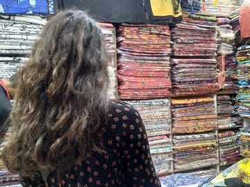 Souvenir Shopping Walking Tour in Kathmandu Bazaars