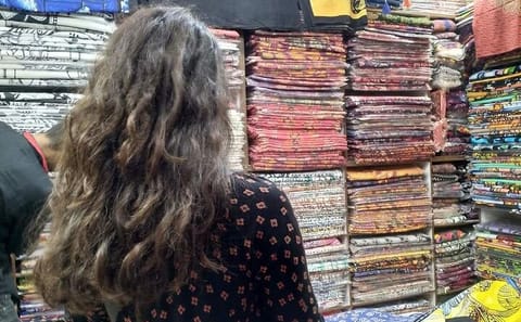Souvenir Shopping Walking Tour in Kathmandu Bazaars
