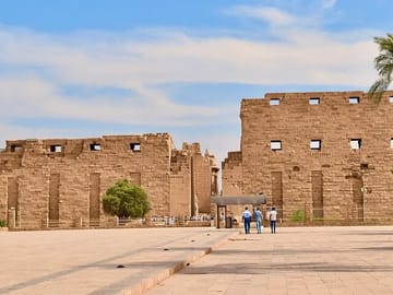 Private Full-Day Luxor Sightseeing Tour with Egyptologist Guide