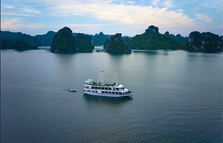 Halong Bay Day Tour By 5-Star Cruise, Buffet, Caves, Pool & Kayak
