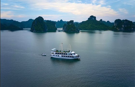Halong Bay Day Tour By 5-Star Cruise, Buffet, Caves, Pool & Kayak