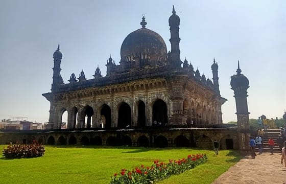 Hyderabad to Bijapur: Architectural Delights Tour