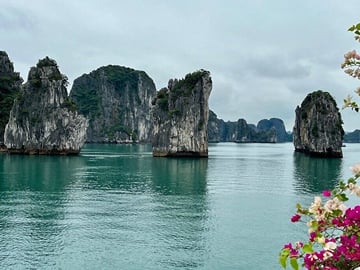 25-Minute Seaplane Tour Over Halong Bay, Vietnam