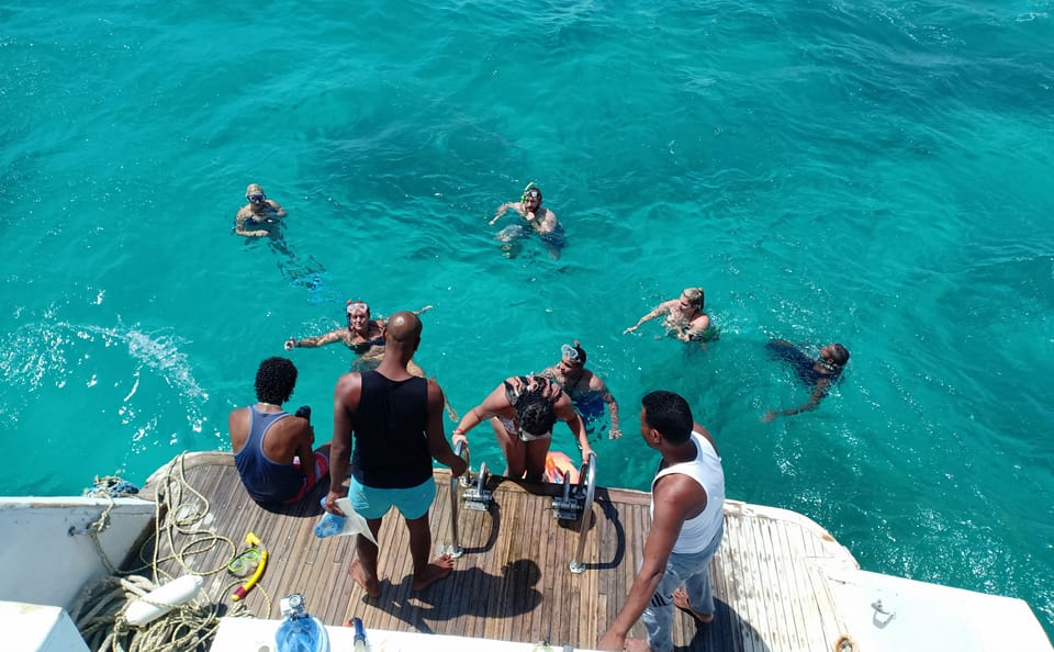 Snorkeling Tour at Dolphin House in Hurghada with Hotel Pickup