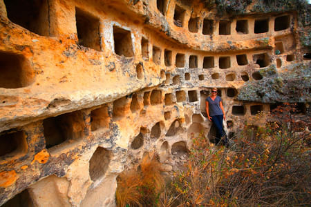 Caj-05 : Combayo & Sangal Canyon - Hidden Tombs