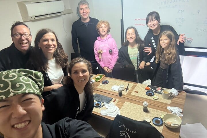 Mochi Pounding and Sushi Making Experience in Tokyo 2