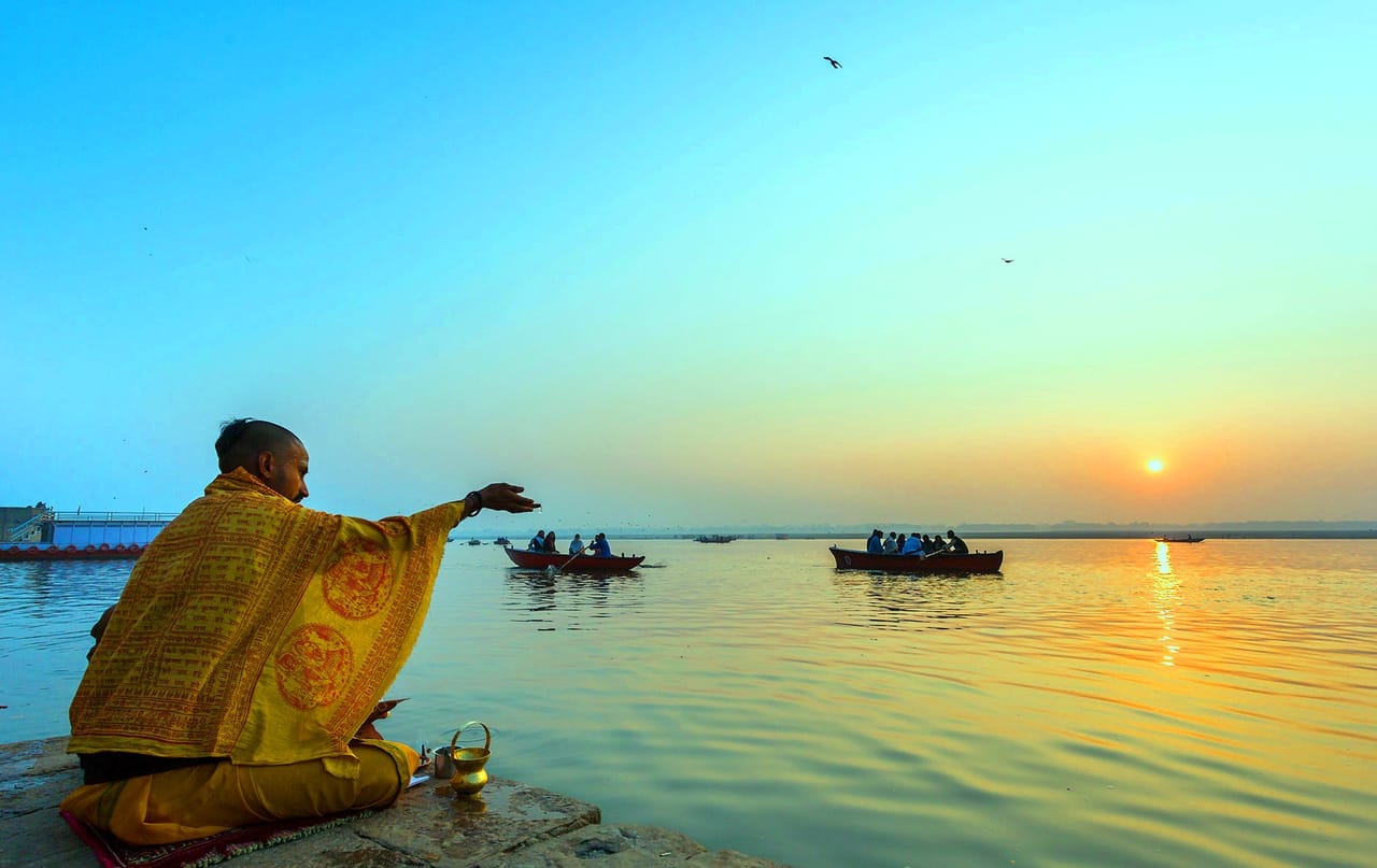 Holi Tour of Varanasi includes Boat ride and Breakfast. 2